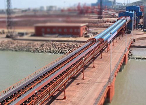 Convoyeur à bande de quai