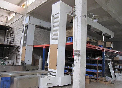 Élévateur à godets de type Z